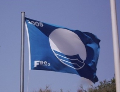 Quand le drapeau bleu flotte sur la plage...